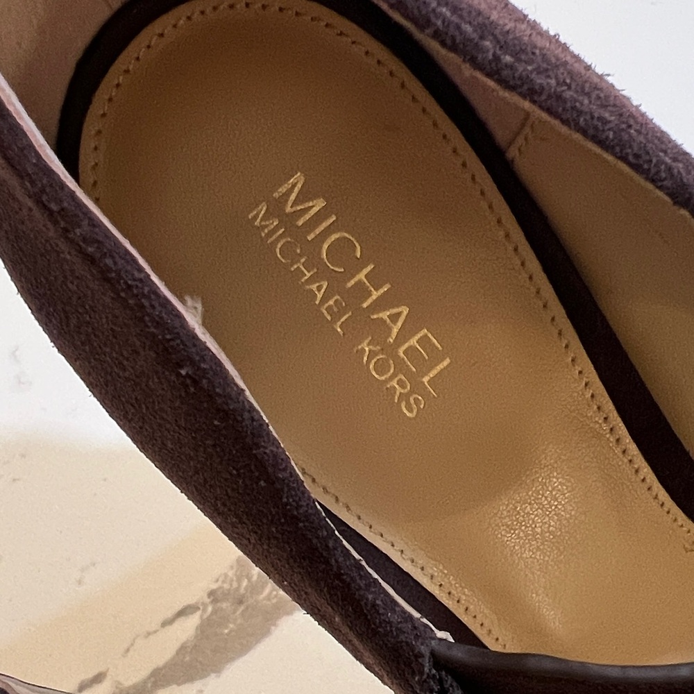 Michael Kors Dark Brown Suede Heels with Gold Buckle Size 7.5 M - Picture 3 of 16
